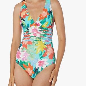 Swimsuit never wore it.